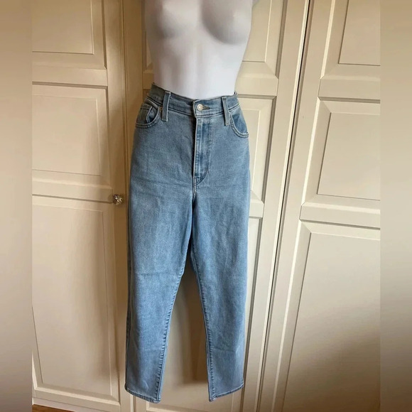 Levi's® Premium
80S MOM  WOMEN'S JEANS Size 29 Light Wash Retro Relaxed, Slouchy - Picture 6 of 14